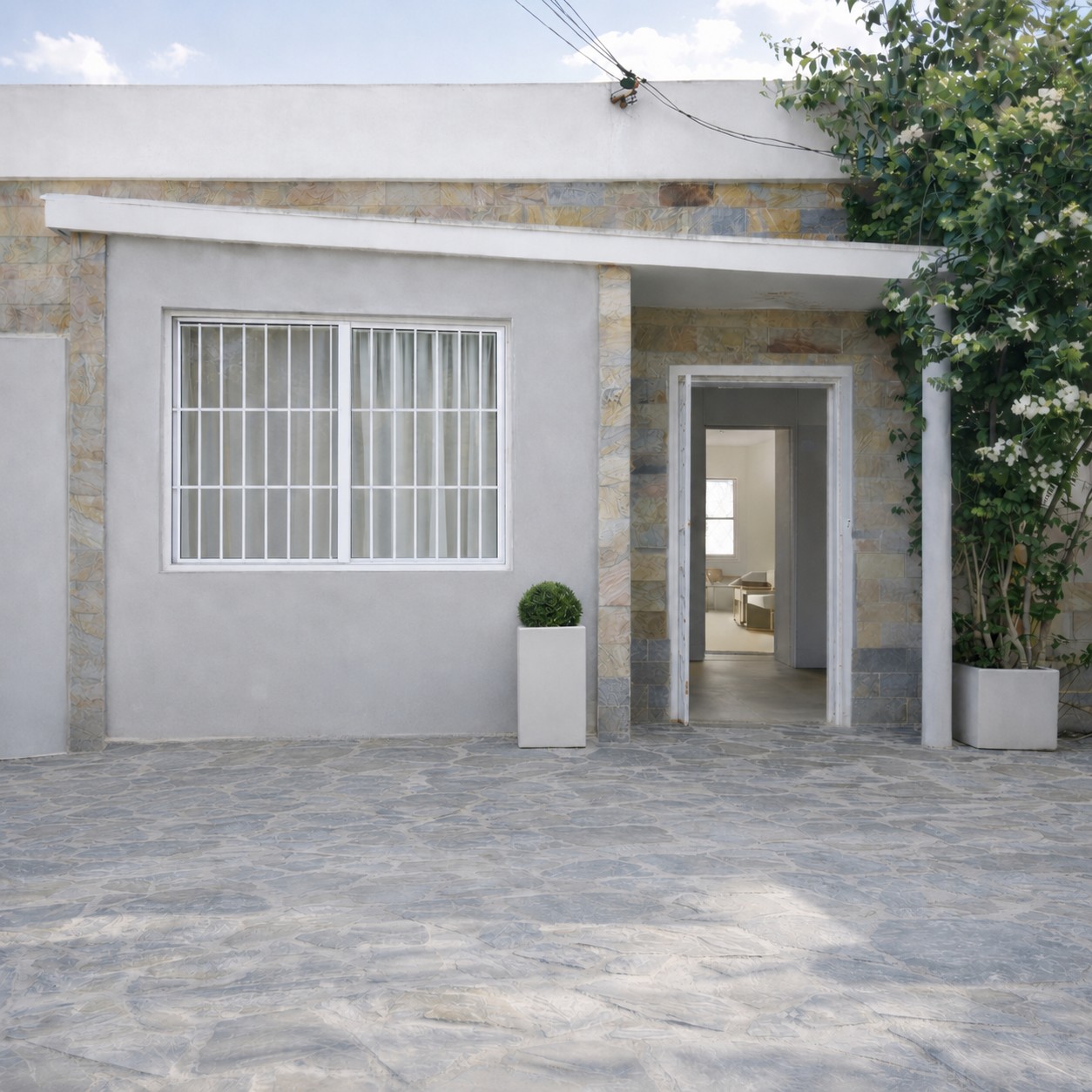Téramo Real Estate ofrece en venta una casa en régimen de propiedad horizontal, ubicada en el barrio La Unión, sobre la calle Dionisio López  a pocos metros de Av. Italia. en Unión