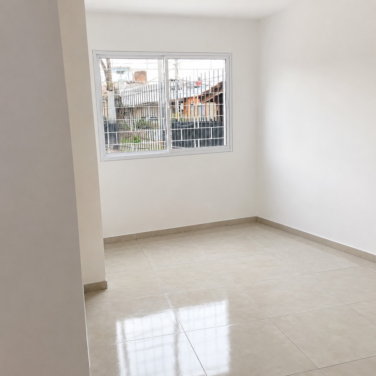 Téramo Real Estate ofrece en venta una casa en régimen de propiedad horizontal, ubicada en el barrio La Unión, sobre la calle Dionisio López  a pocos metros de Av. Italia. en Unión