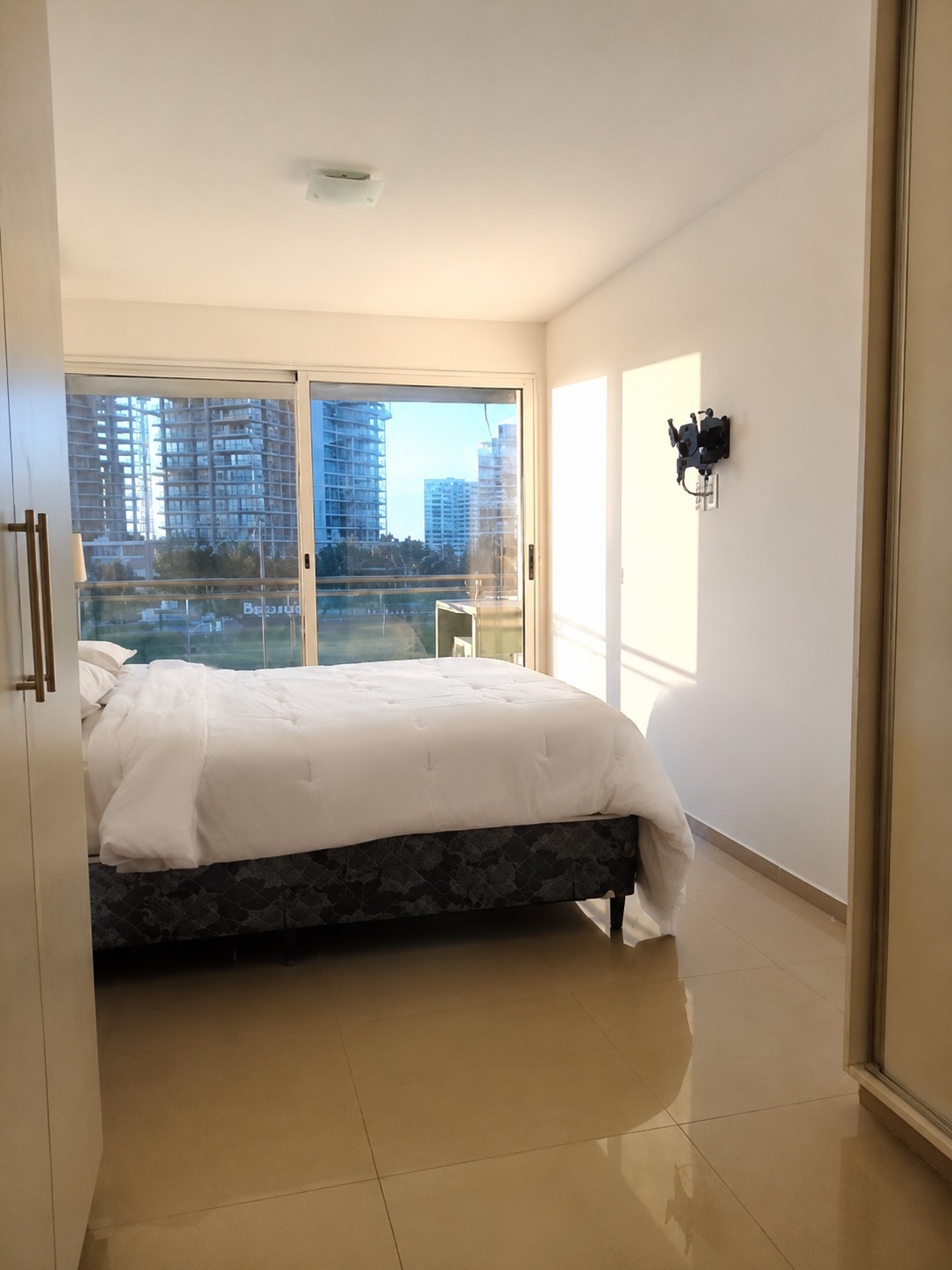 Alquiler de apartamento sobre Avenida de las Américas en Ciudad de la Costa