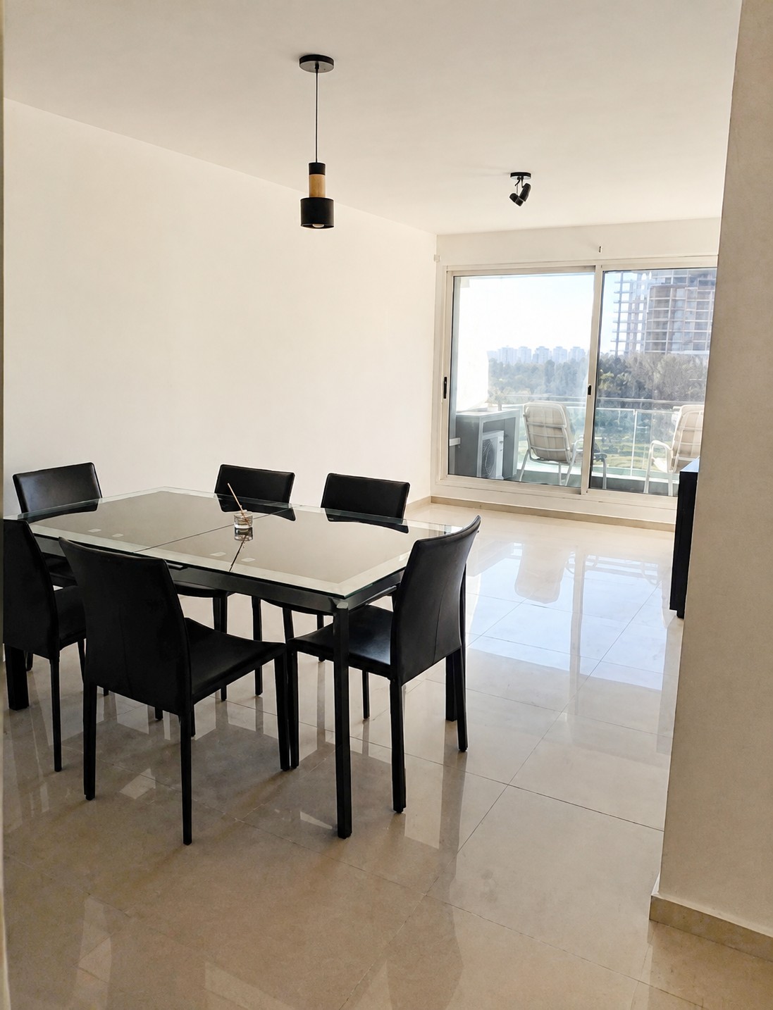 Alquiler de apartamento sobre Avenida de las Américas en Ciudad de la Costa