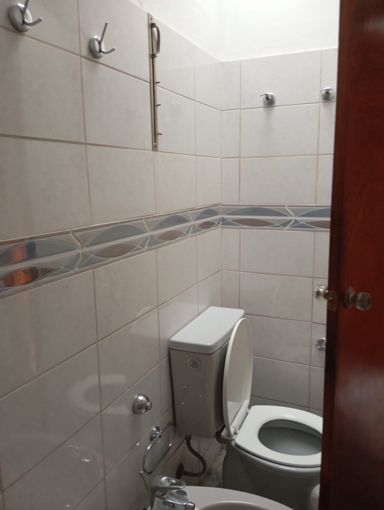 Alquiler de hermosa casa en Buceo, 4 dormitorios, y garage. en Buceo