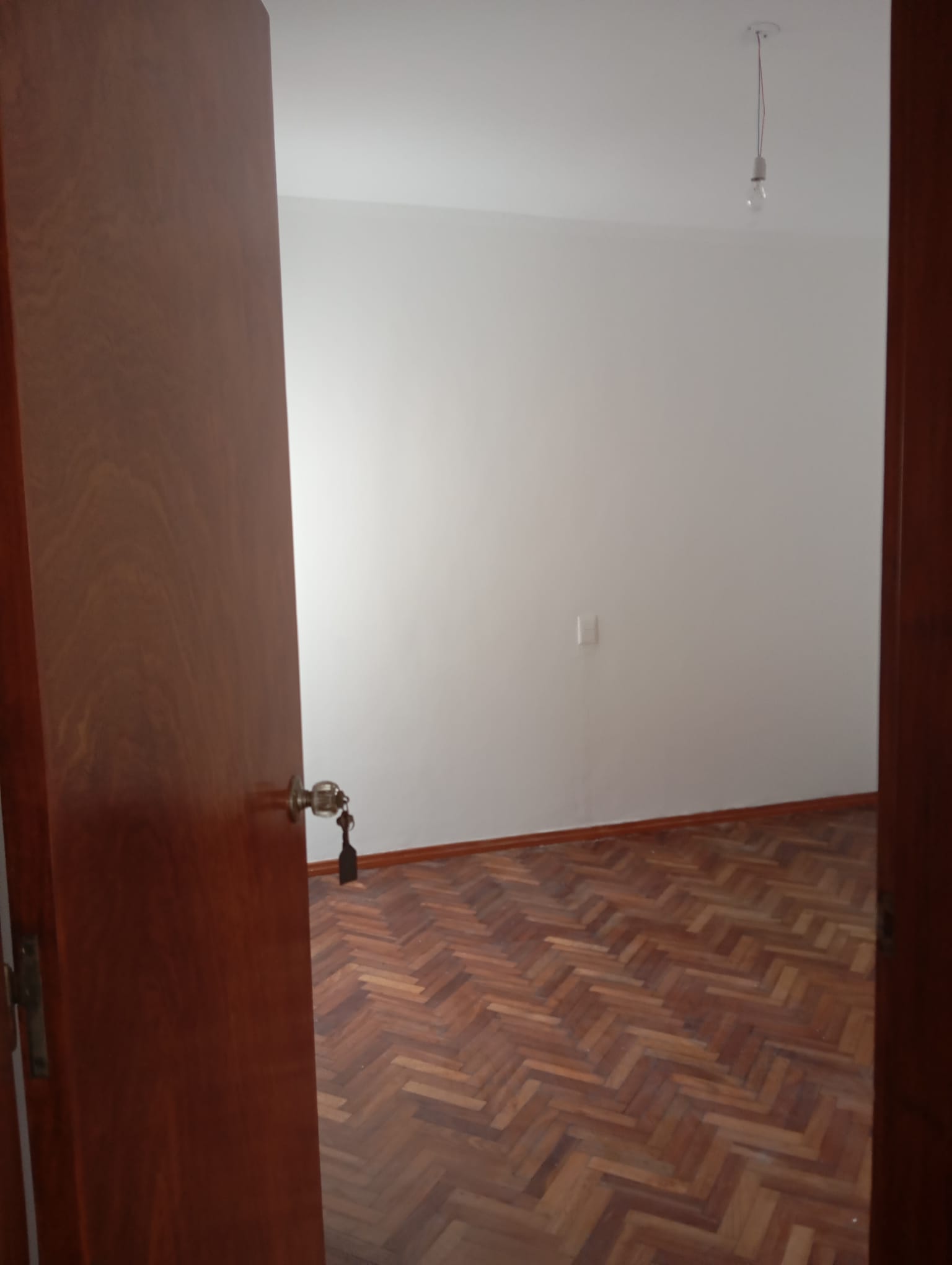 Alquiler de hermosa casa en Buceo, 4 dormitorios, y garage. en Buceo