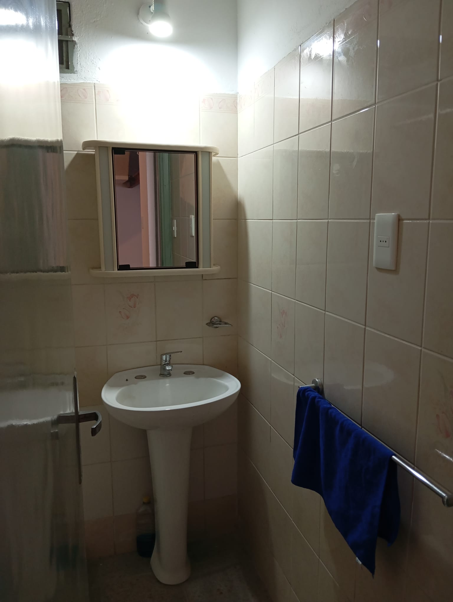 Alquiler de hermosa casa en Buceo, 4 dormitorios, y garage. en Buceo