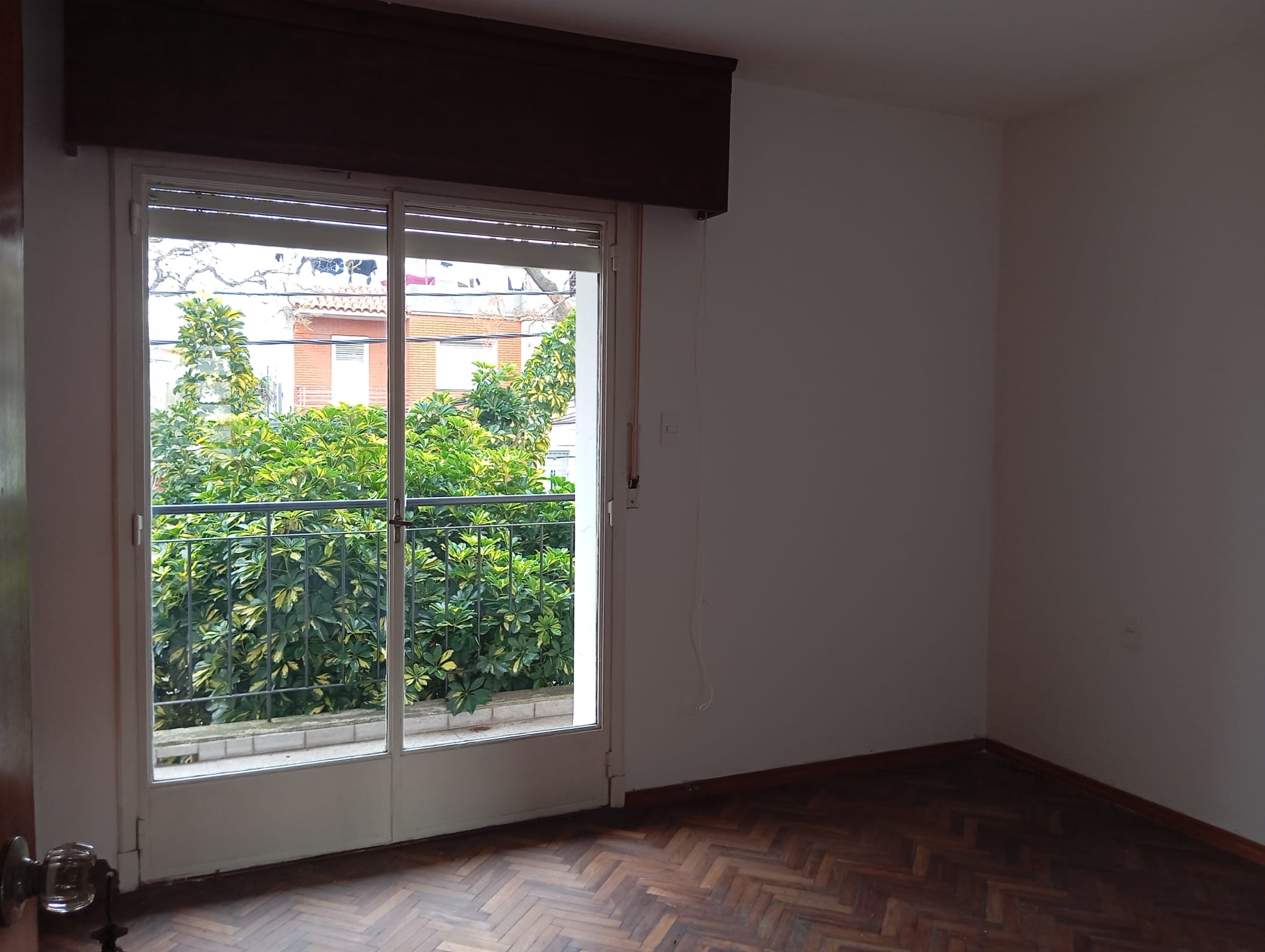 Alquiler de hermosa casa en Buceo, 4 dormitorios, y garage. en Buceo