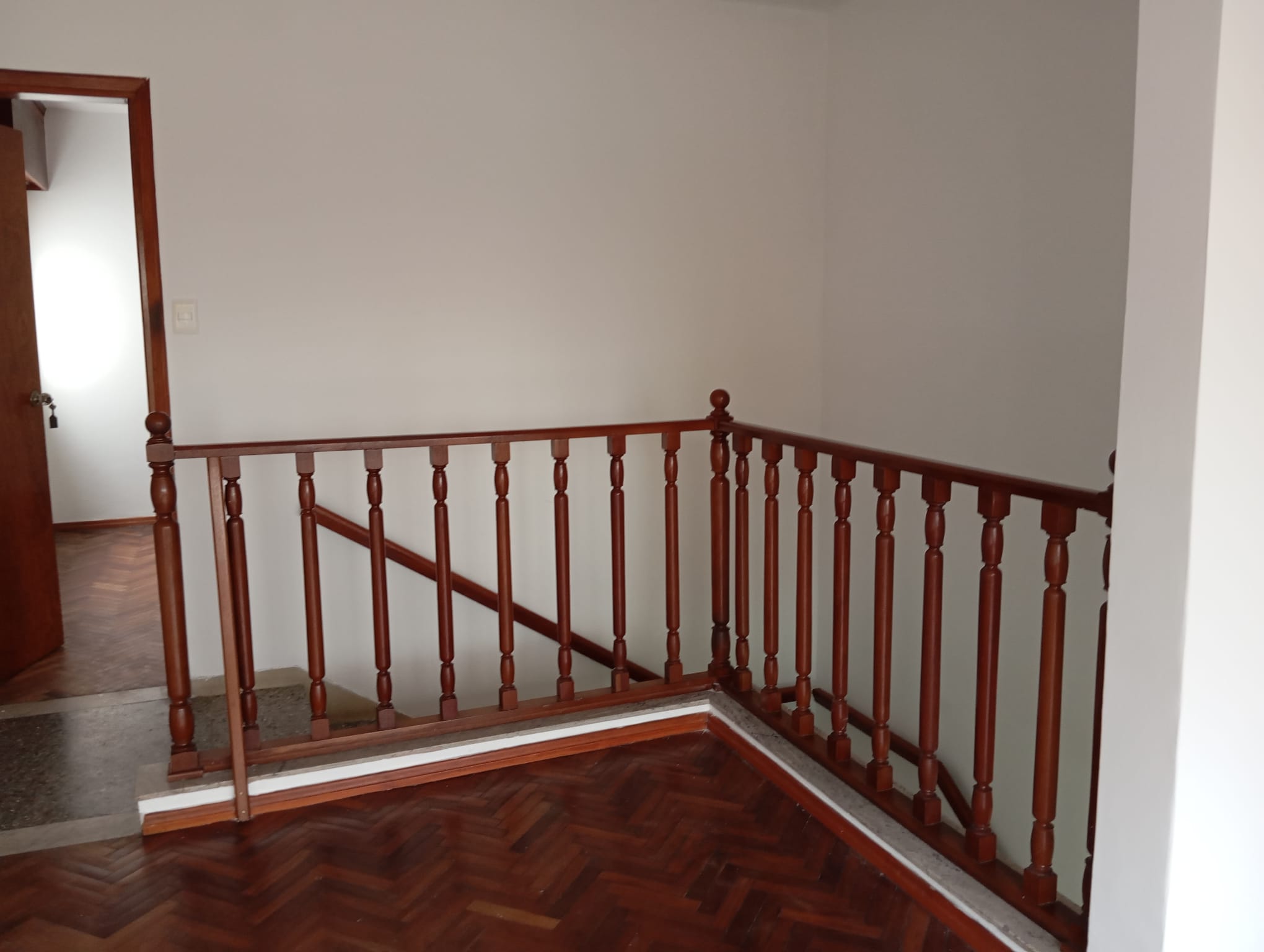 Alquiler de hermosa casa en Buceo, 4 dormitorios, y garage. en Buceo
