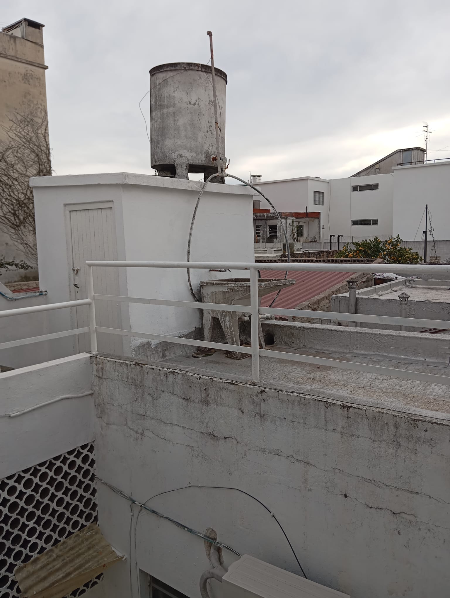 Alquiler de hermosa casa en Buceo, 4 dormitorios, y garage. en Buceo