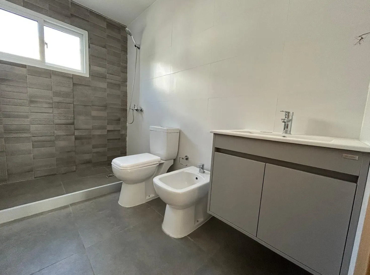 1 baño completo.