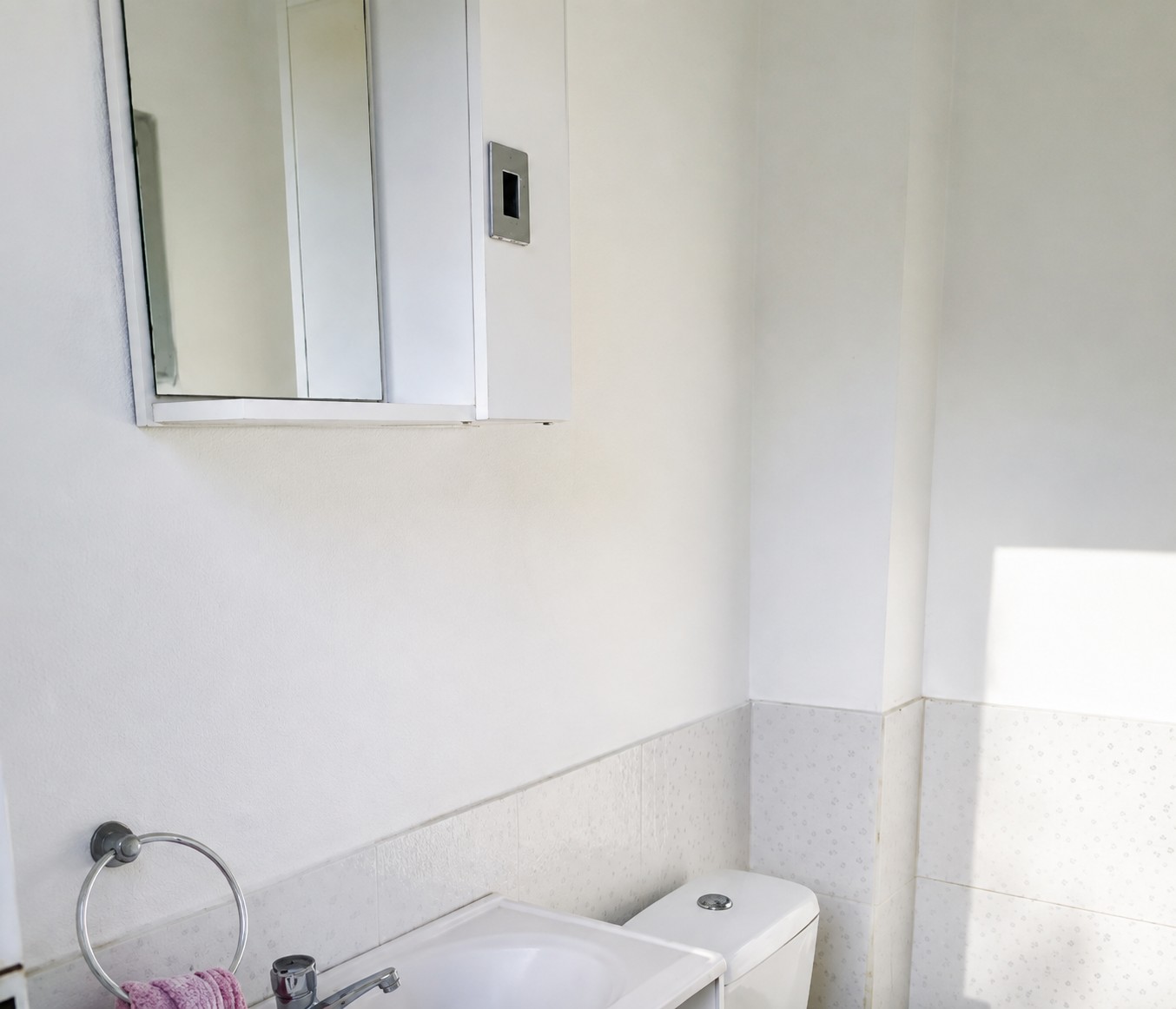 CASA TOTALMENTE REMODELADA EN VENTA – PUNTA GORDA, LÍMITE CON CARRASCO en Punta Gorda