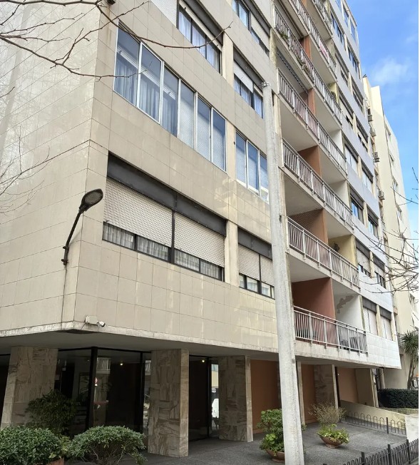 Venta o alquiler de apartamento de 3 dormitorios y servicio en Pocitos en Pocitos Nuevo