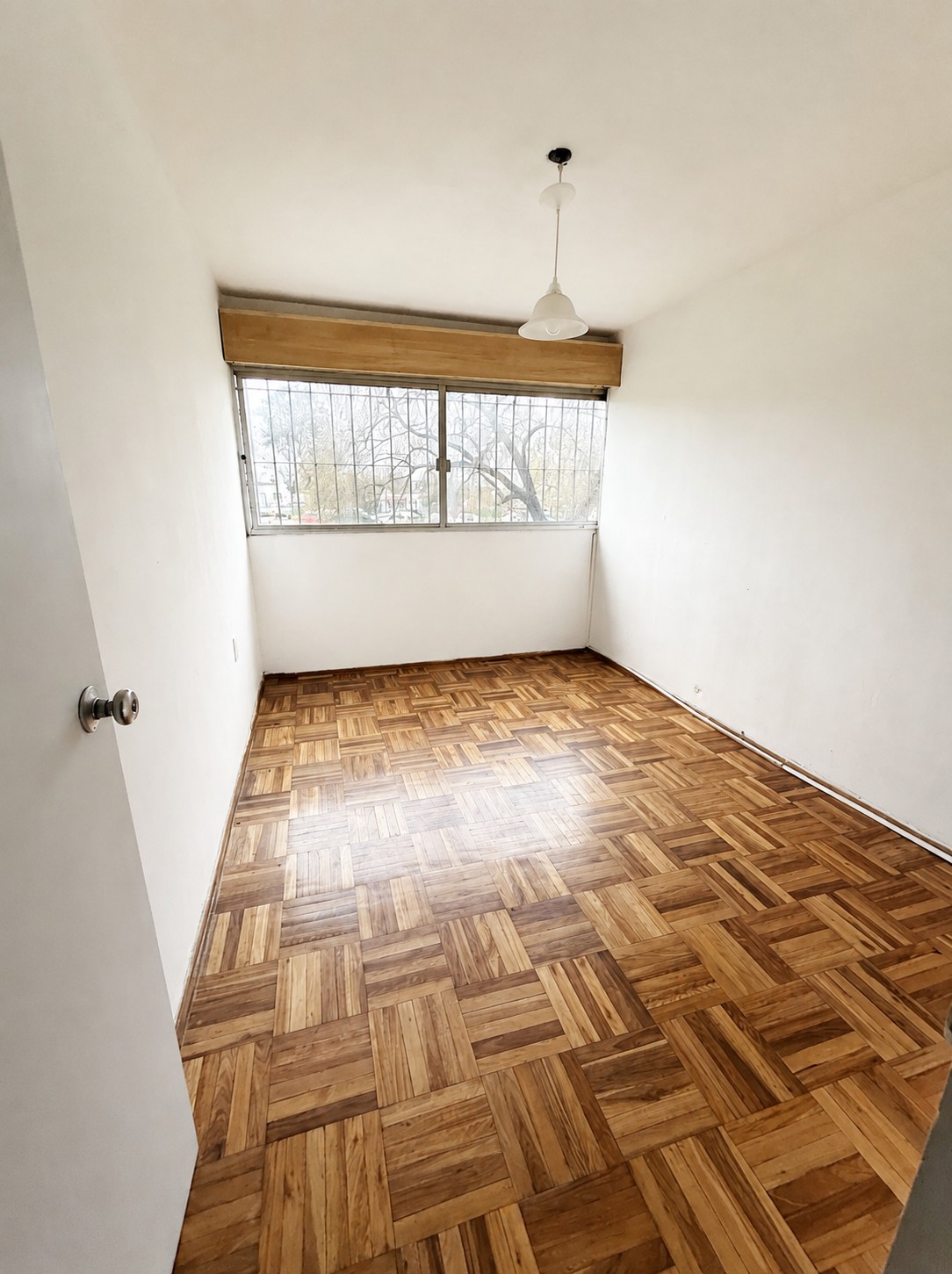 Venta de apartamento de 4 dormitorios – Impecable y al día en Malvín Norte
