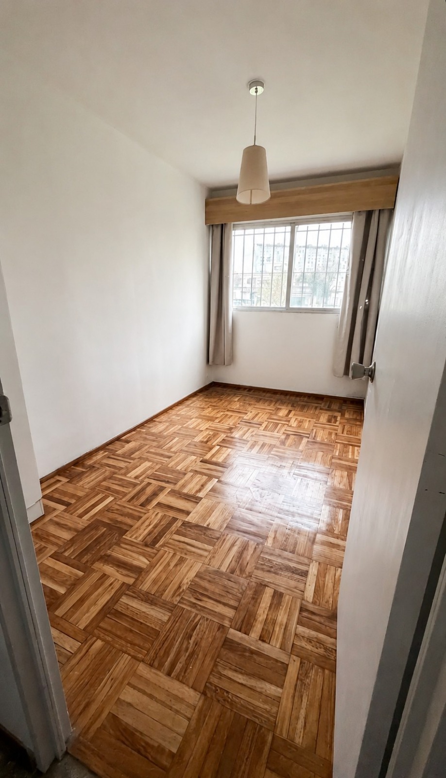 Venta de apartamento de 4 dormitorios – Impecable y al día en Malvín Norte
