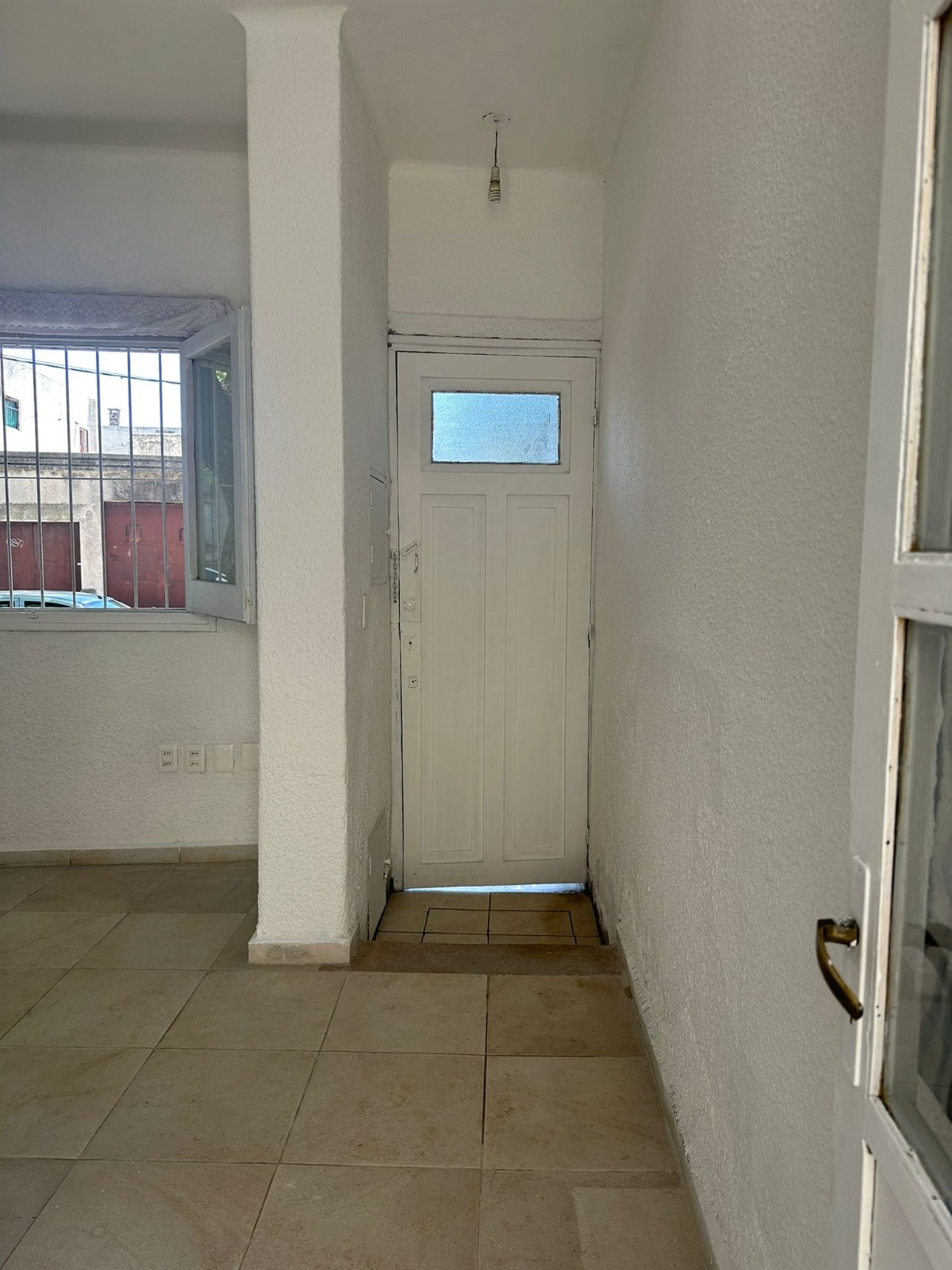 ALQUILER CASA – PÉREZ CASTELLANOS SIN GASTOS COMUNES en Montevideo